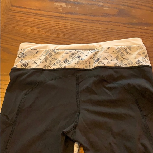 Lululemon Fast and Free Leggings - Size 6 - Picture 4 of 6